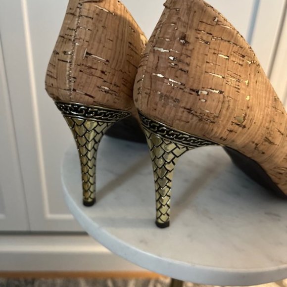 J. Renee Womens 6.5M Marekka Natural Cork/Gold Heels - Picture 3 of 7